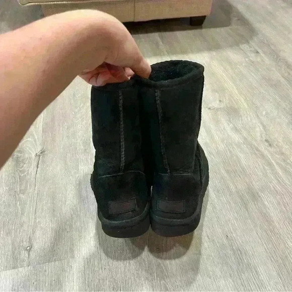 Ugg Classic Black Short Boot ll - Picture 6 of 9